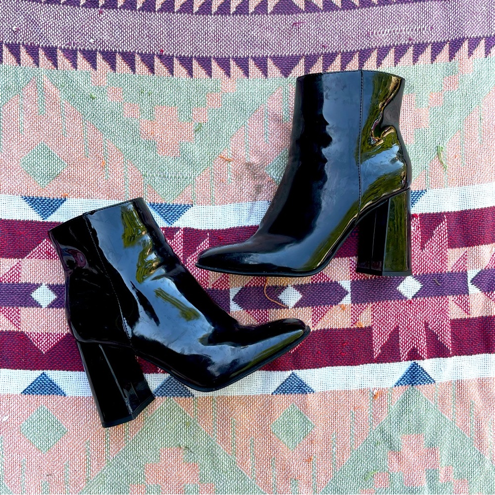 JLO bootie heels size 7